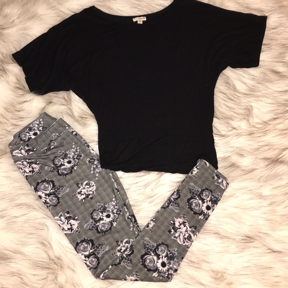 Cute 2 piece outfit. Women’s size small